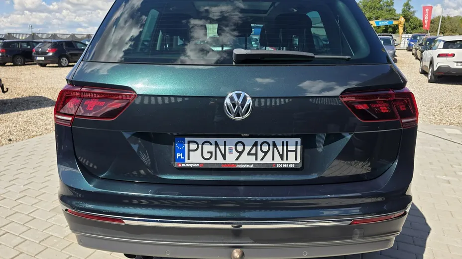 VOLKSWAGEN Tiguan -