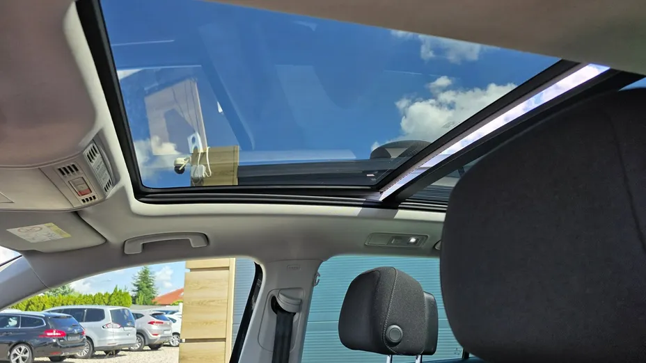 VOLKSWAGEN Tiguan -