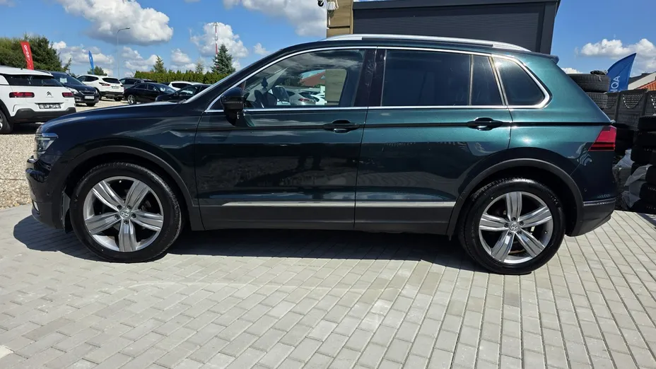 VOLKSWAGEN Tiguan -