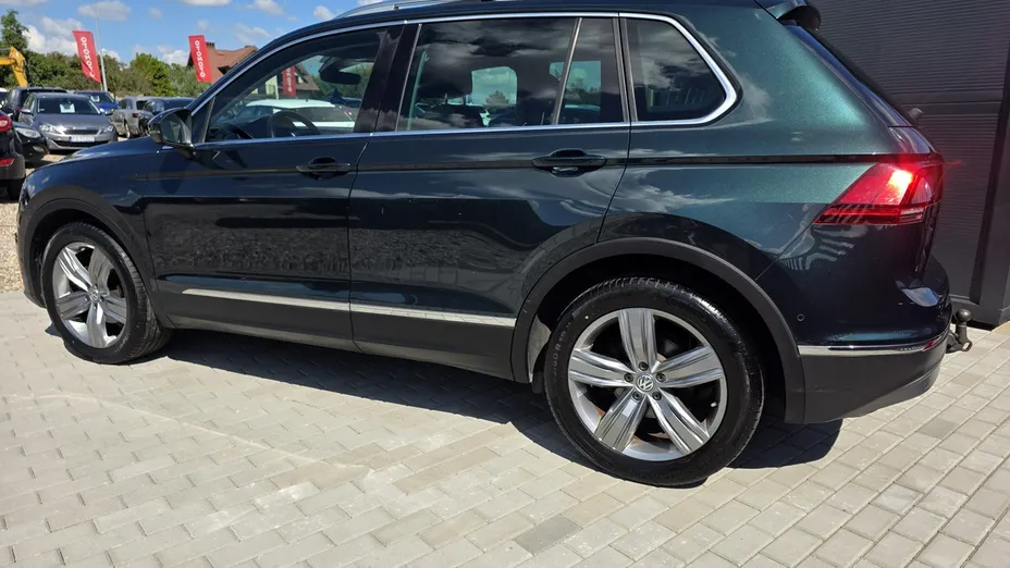 VOLKSWAGEN Tiguan -