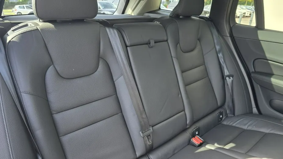 VOLVO V60 -