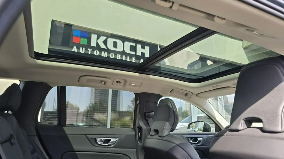 VOLVO V60 -