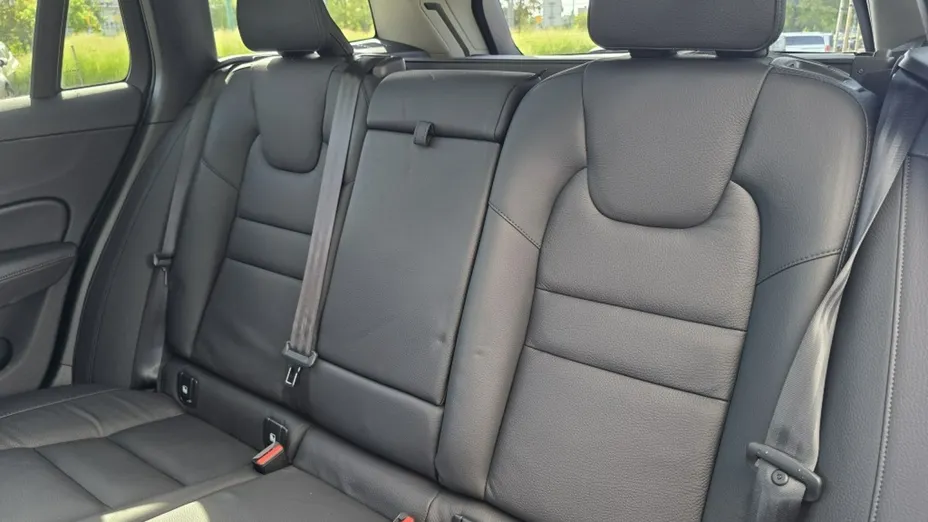 VOLVO V60 -