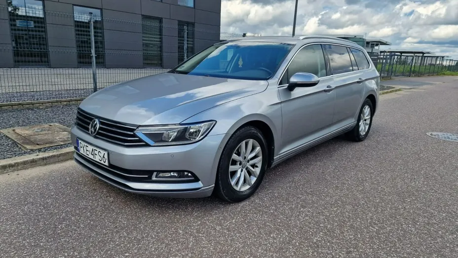VOLKSWAGEN Passat -