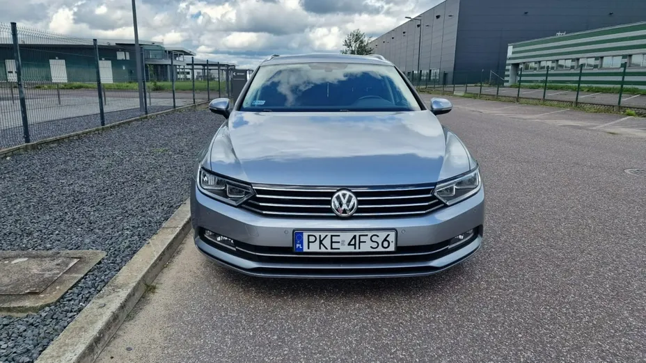 VOLKSWAGEN Passat -