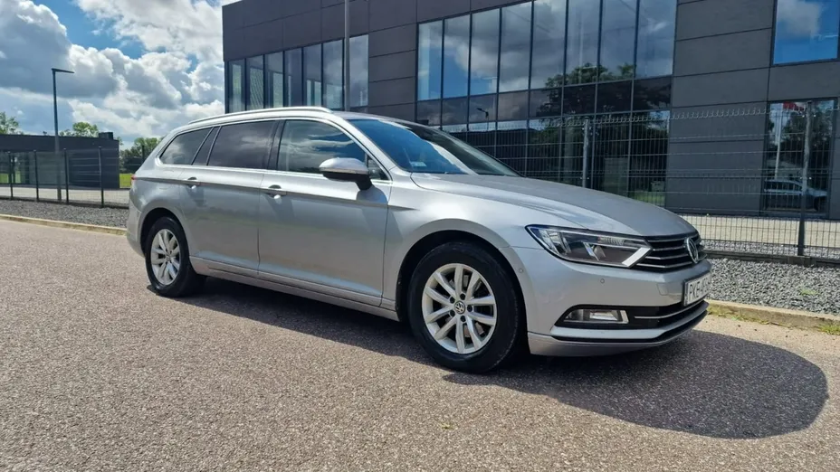 VOLKSWAGEN Passat -