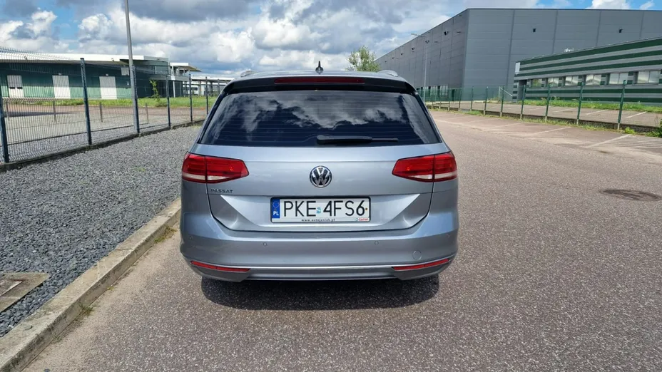 VOLKSWAGEN Passat -