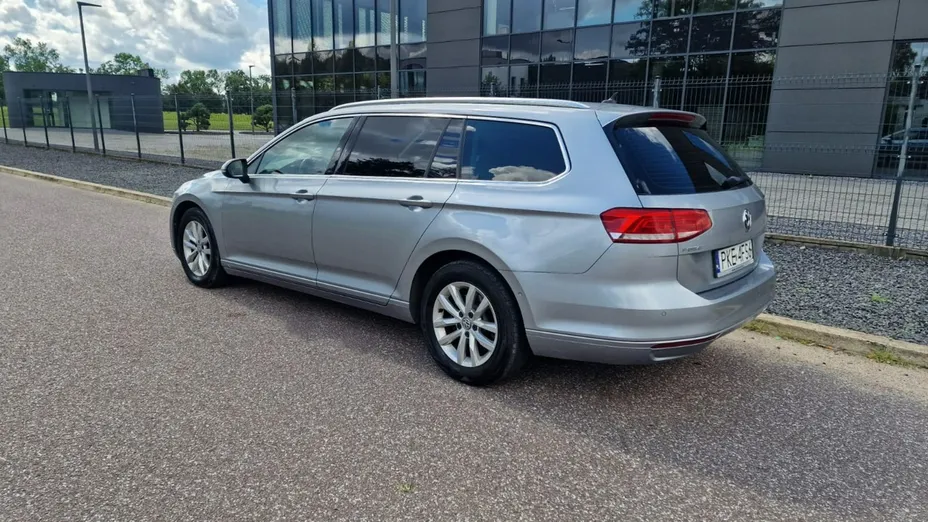 VOLKSWAGEN Passat -