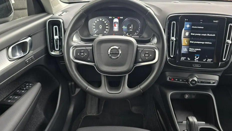 VOLVO XC40 -