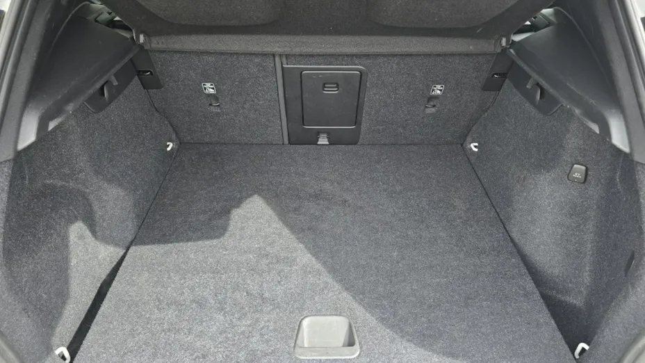 VOLVO XC40 -