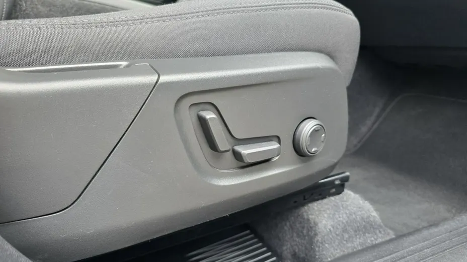 VOLVO XC40 -