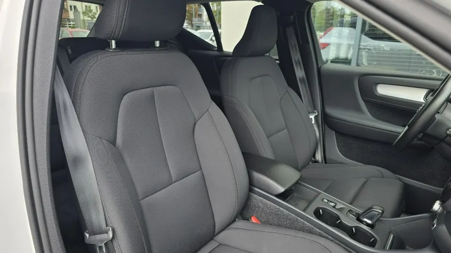VOLVO XC40 -