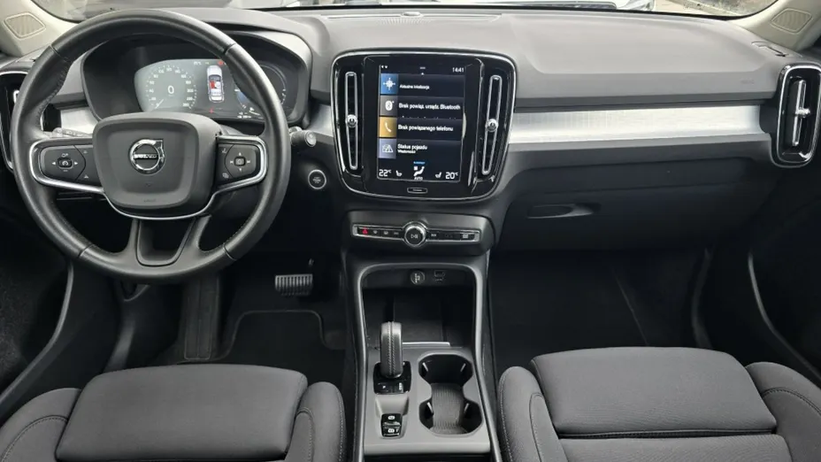 VOLVO XC40 -