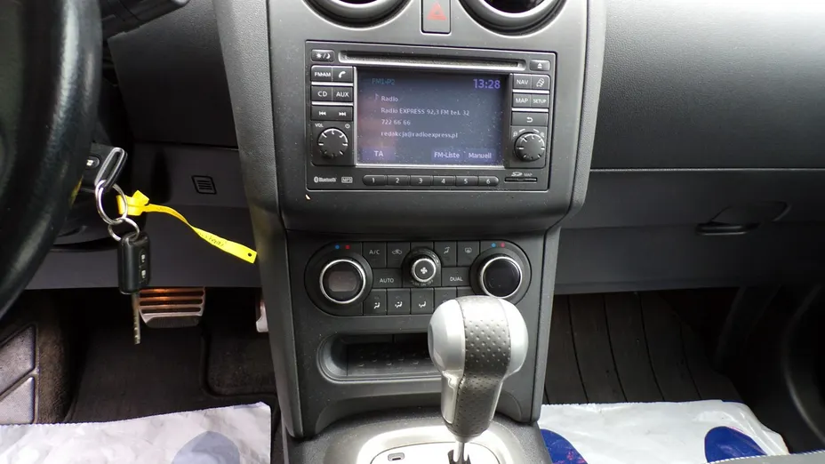 NISSAN Qashqai -
