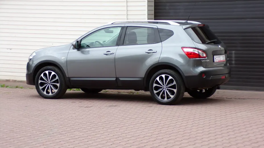 NISSAN Qashqai -