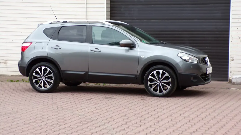 NISSAN Qashqai -