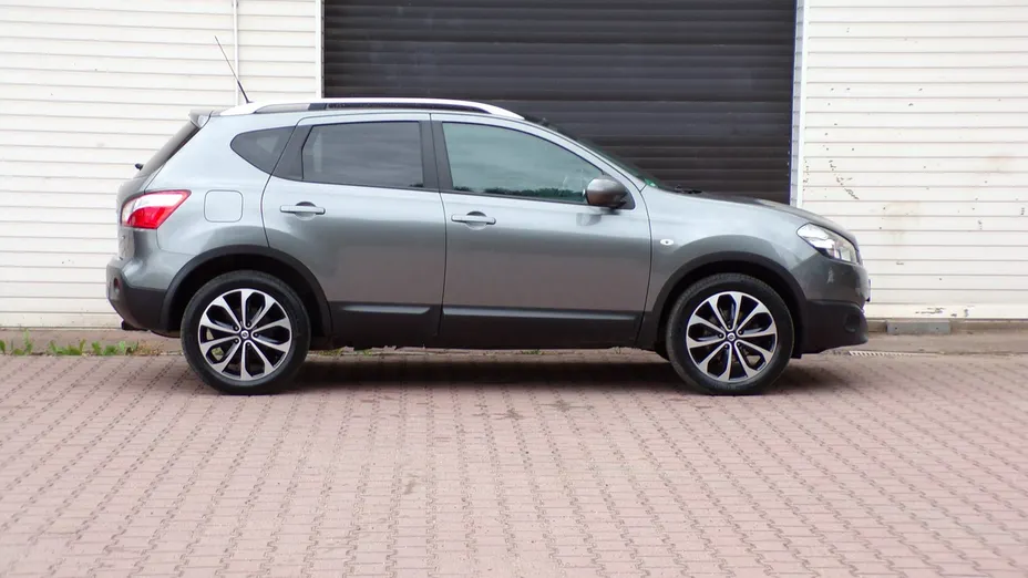 NISSAN Qashqai -