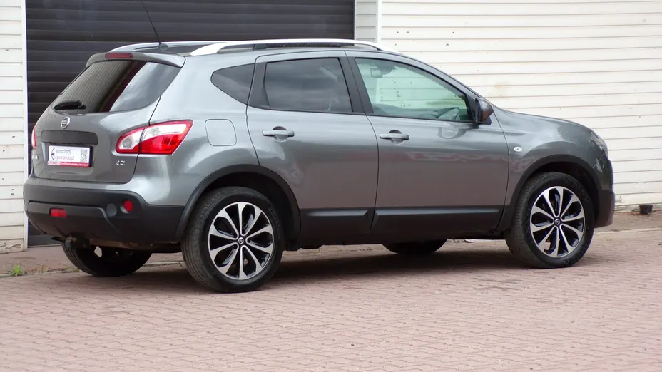 NISSAN Qashqai -