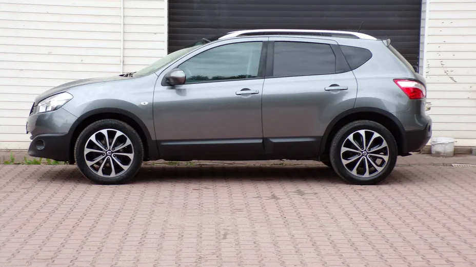 NISSAN Qashqai -