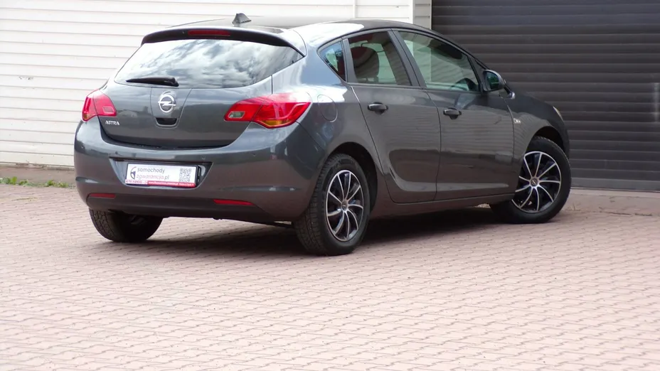 OPEL Astra -