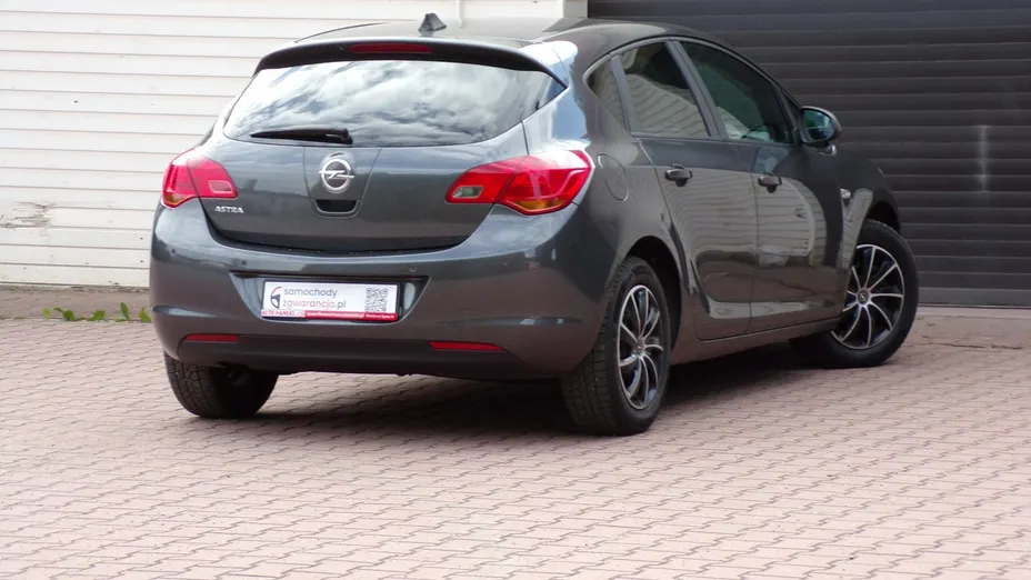OPEL Astra -