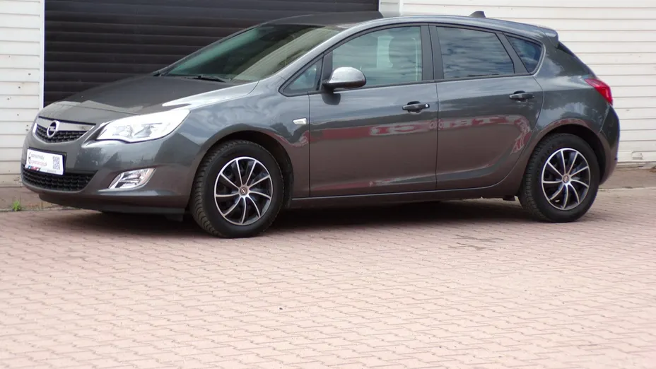 OPEL Astra -
