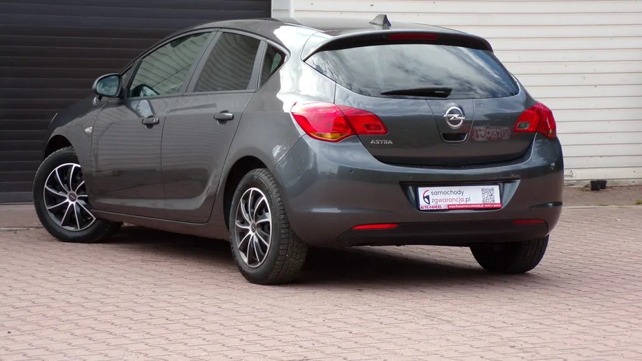 OPEL Astra -