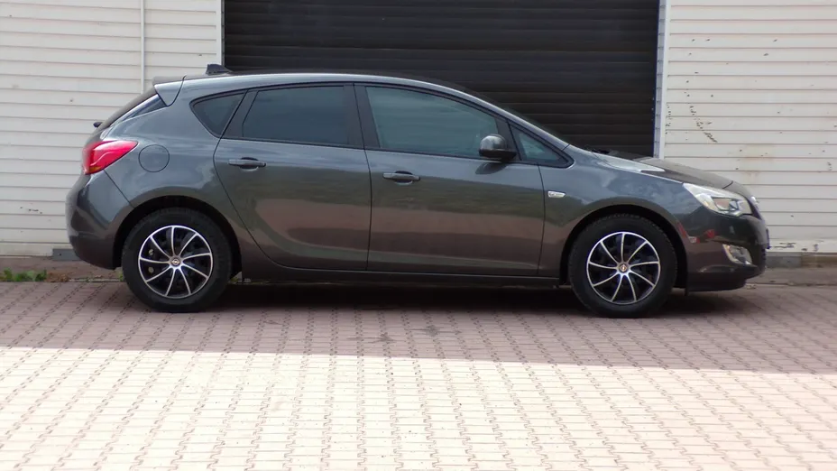 OPEL Astra -