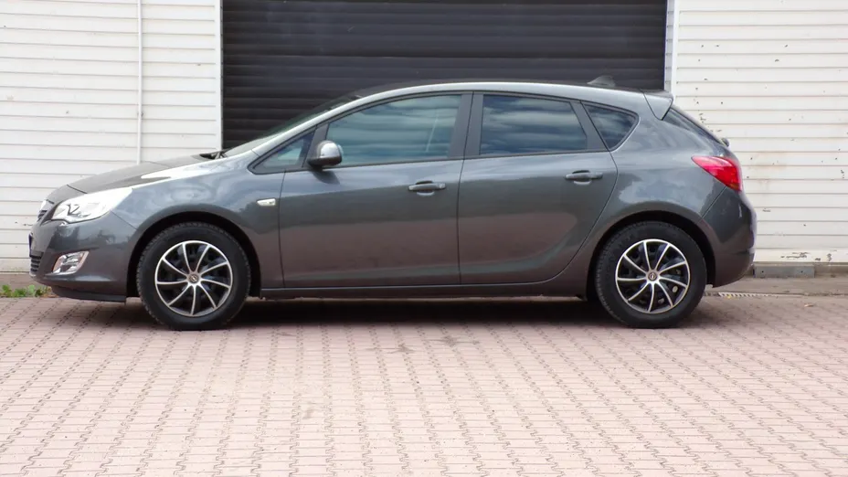 OPEL Astra -