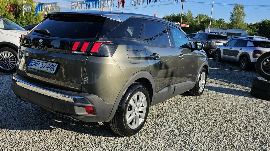 PEUGEOT 3008 -