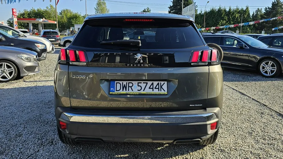 PEUGEOT 3008 -