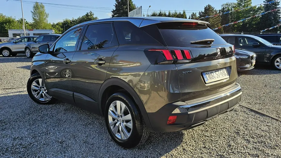 PEUGEOT 3008 -