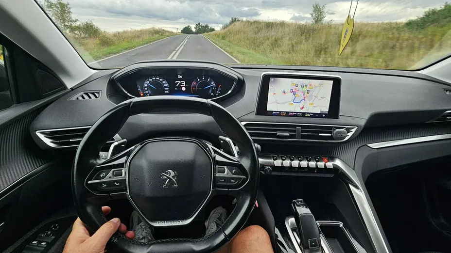 PEUGEOT 3008 -