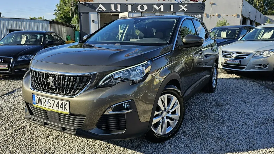 PEUGEOT 3008 -