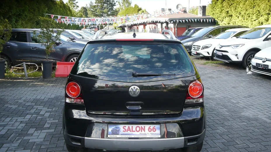 VOLKSWAGEN Polo -