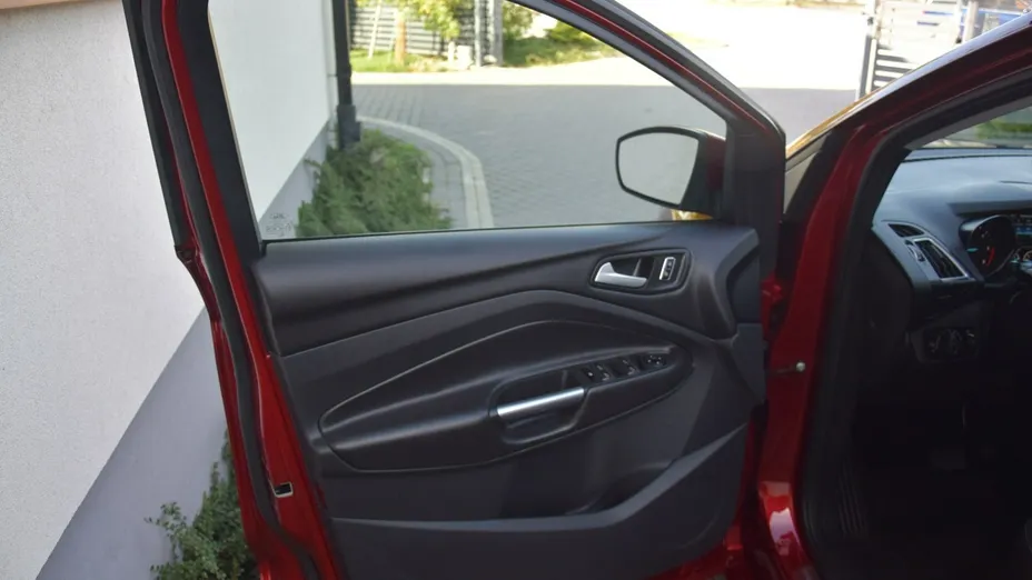 FORD Kuga -
