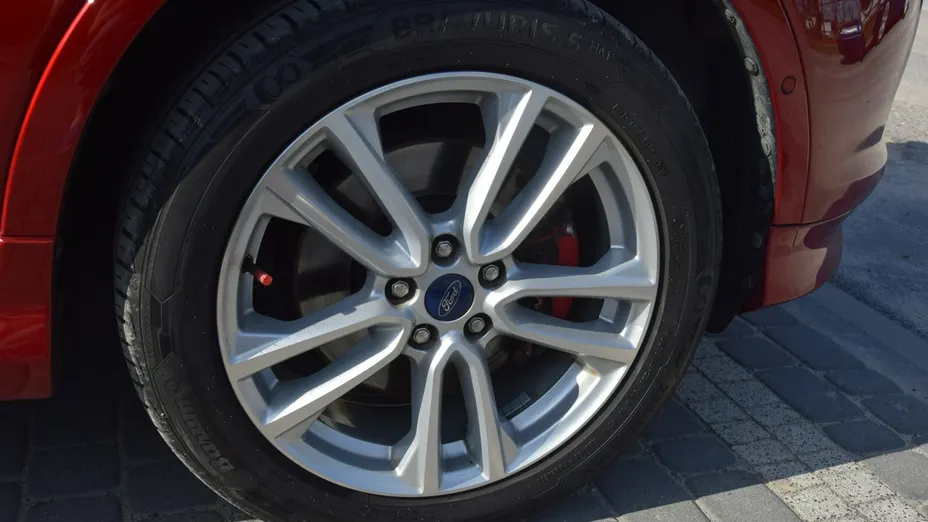 FORD Kuga -