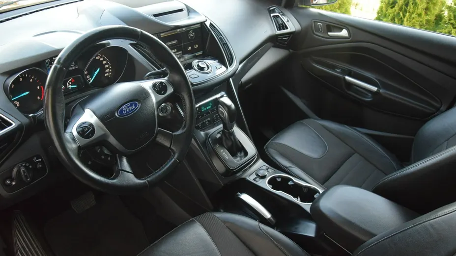 FORD Kuga -