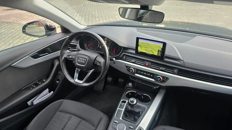 AUDI A4 -