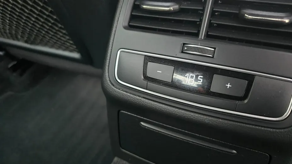 AUDI A4 -