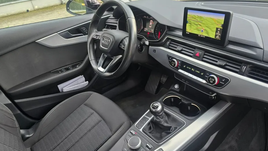 AUDI A4 -