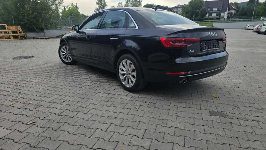 AUDI A4 -