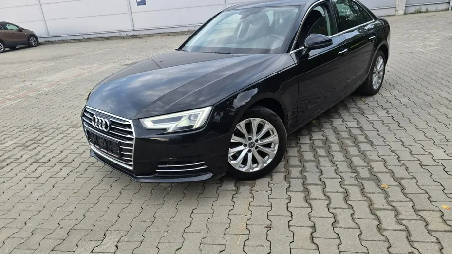 AUDI A4 -