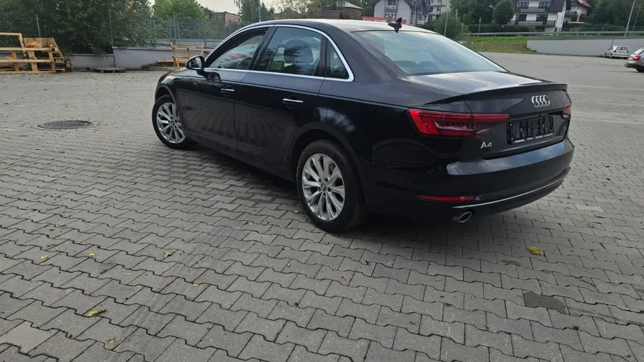 AUDI A4 -