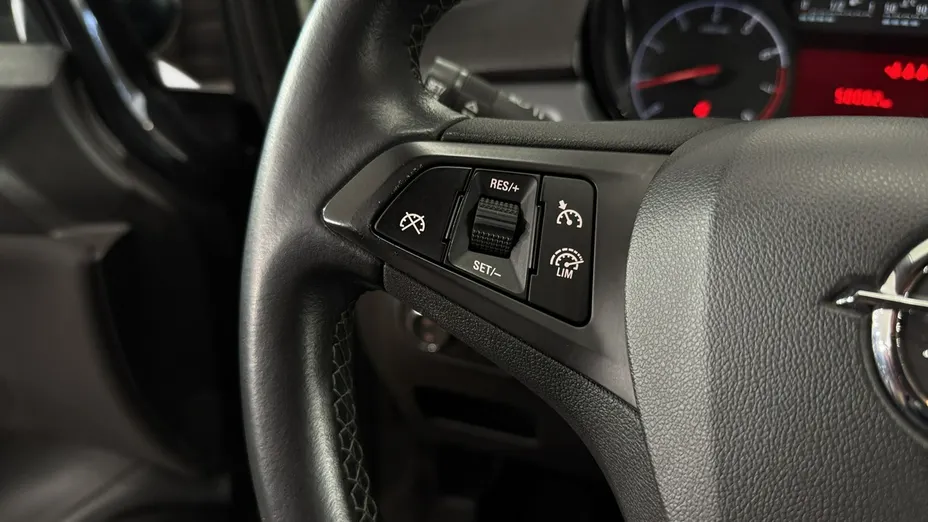 OPEL Corsa -