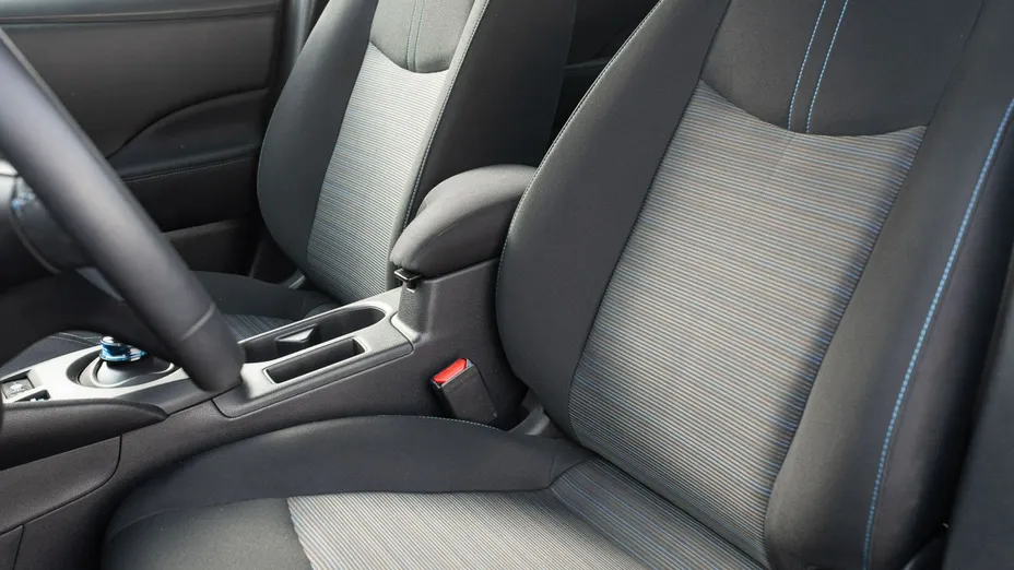 NISSAN Leaf -