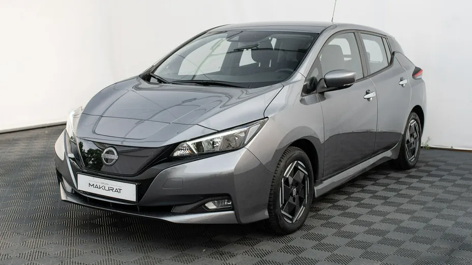 NISSAN Leaf -
