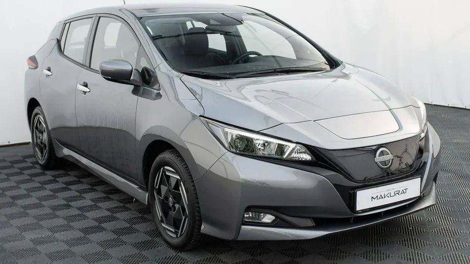 NISSAN Leaf -