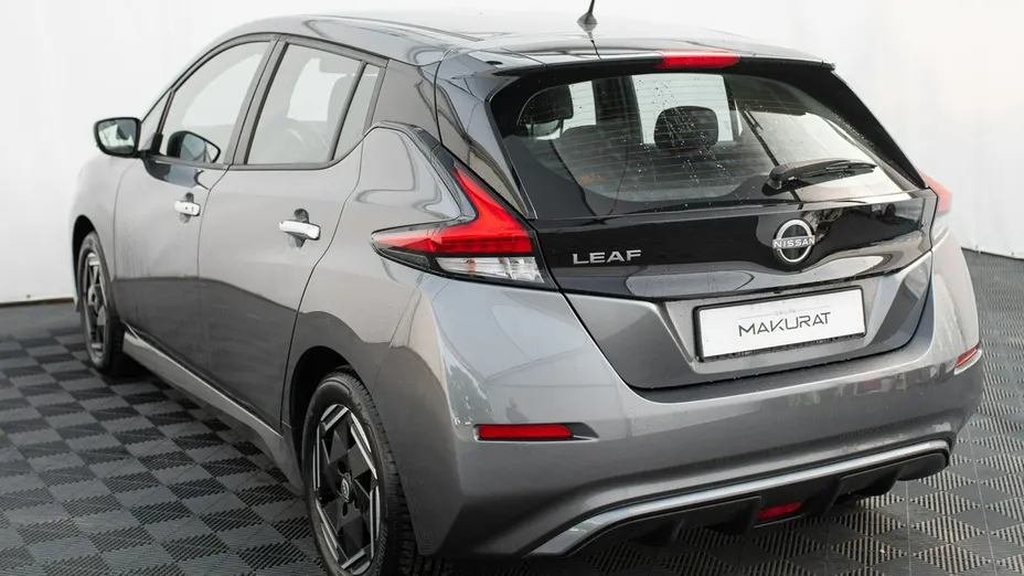 NISSAN Leaf -