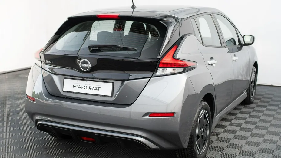NISSAN Leaf -